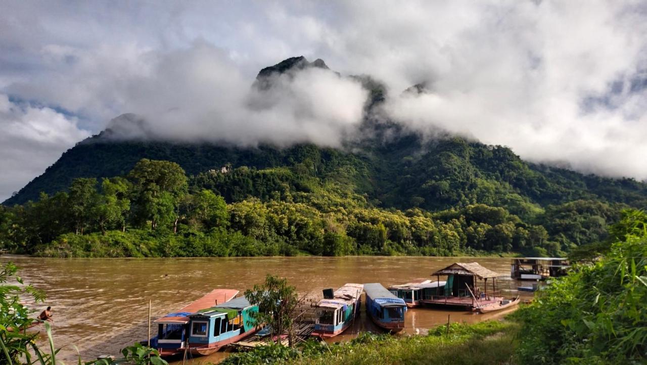 Arthith Guesthouse Nongkhiaw エクステリア 写真