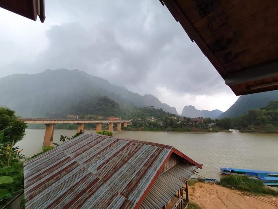 Arthith Guesthouse Nongkhiaw エクステリア 写真